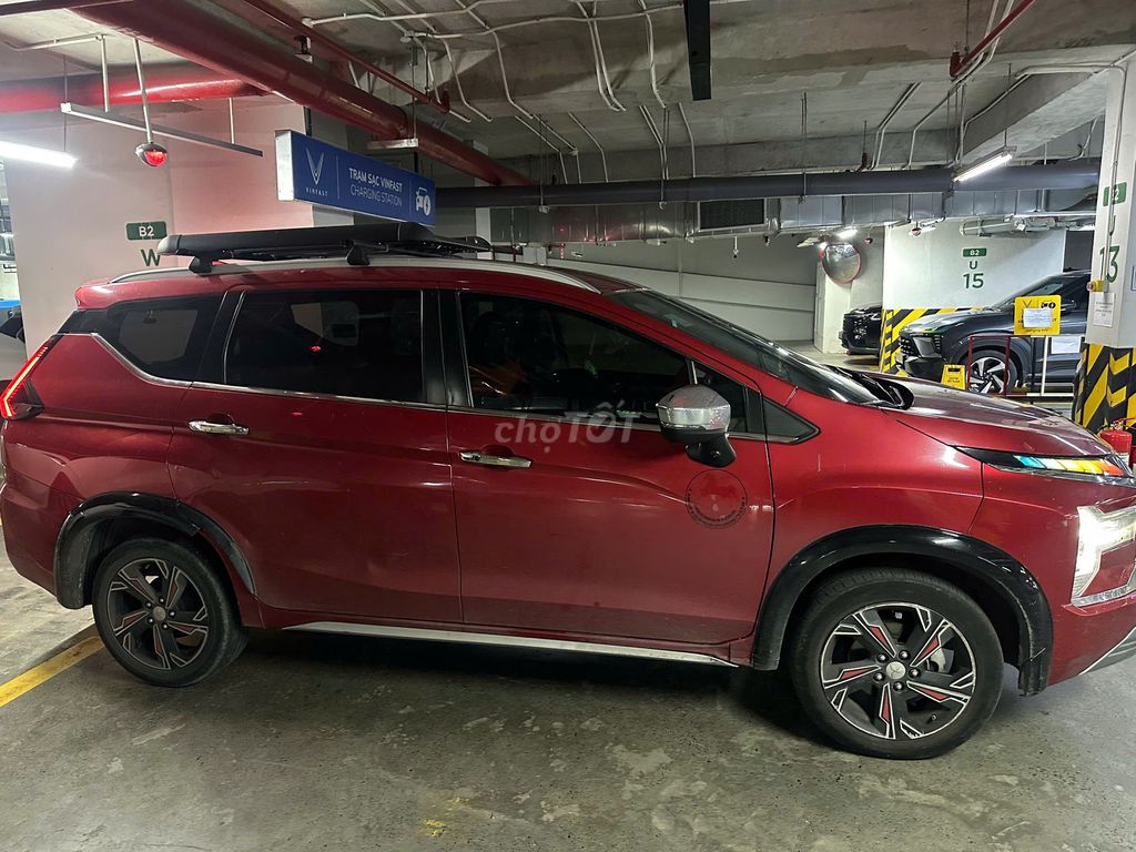 Mitsubishi Xpander Premium 2023 Красный 110.000 км
