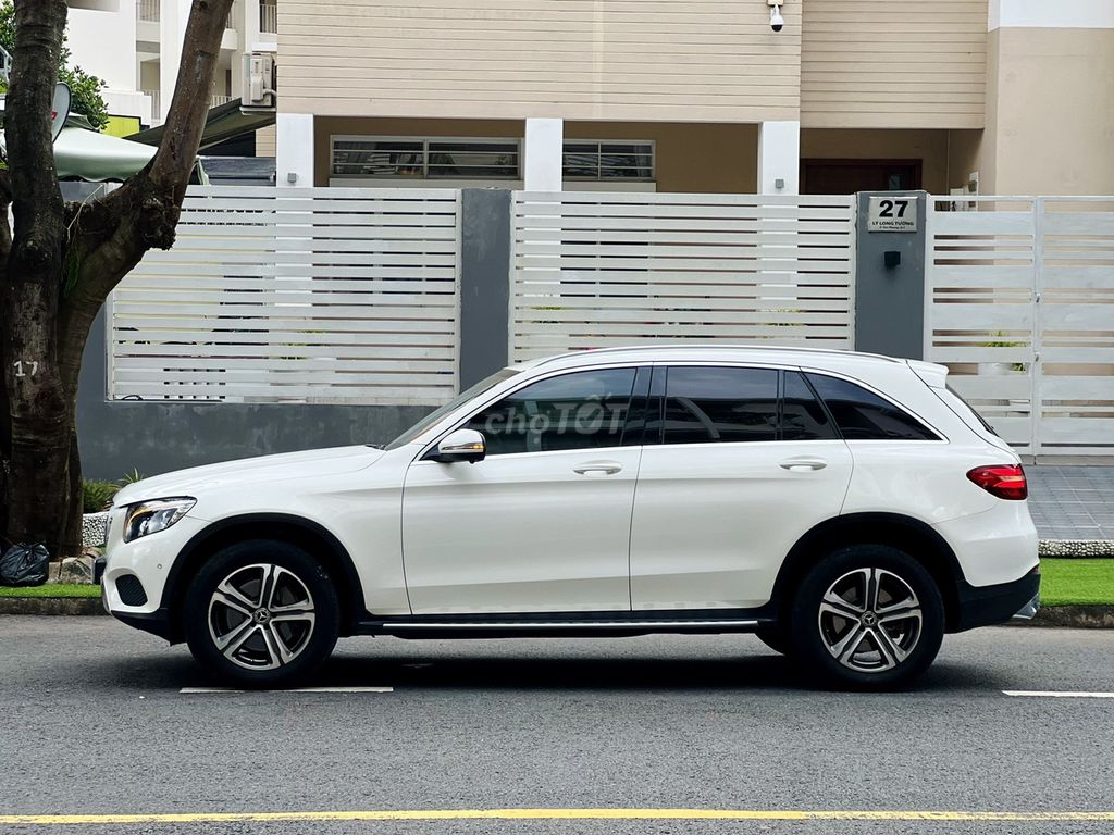 ❤️MERCEDES GLC250 4MATIC 2018 – TRẮNG SIÊU ĐẸP. Mua bán Ô tô tại Quận 7 Tp Hồ Chí Minh được đăng bởi Tri Mercedes DNZ hình 4