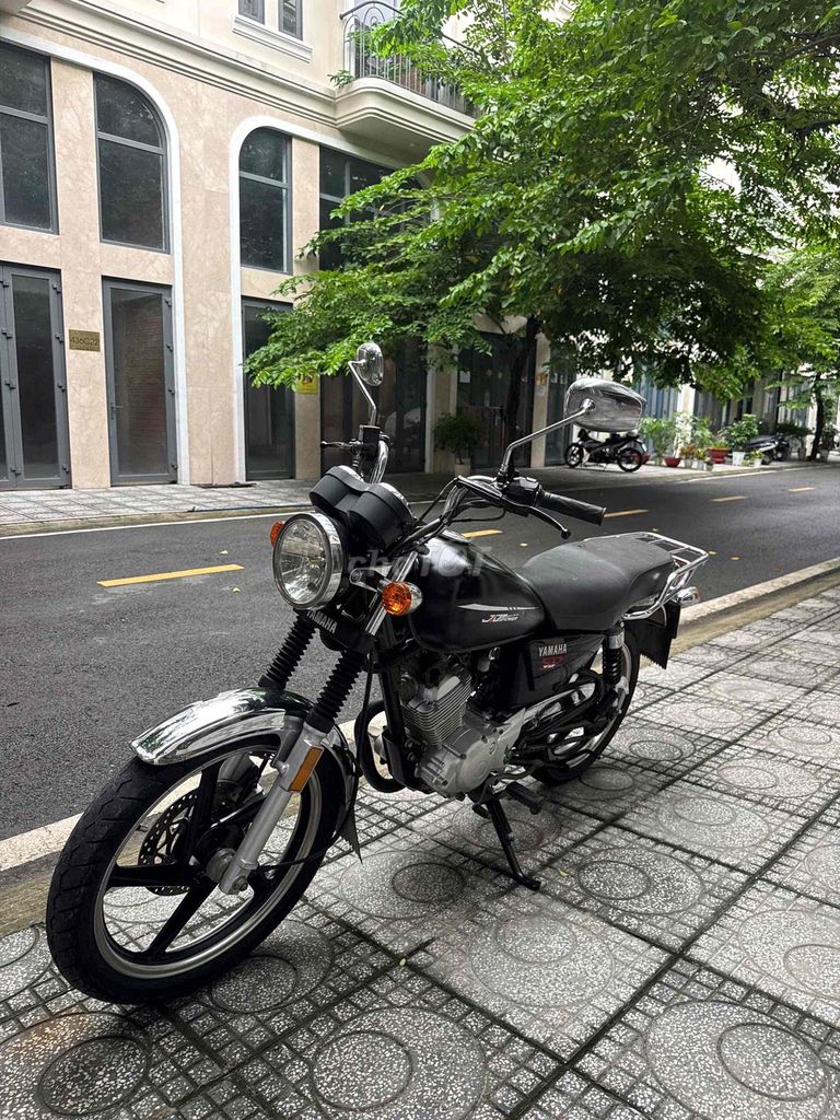 Номерной знак Yamaha YB125SP 2018, номер 85