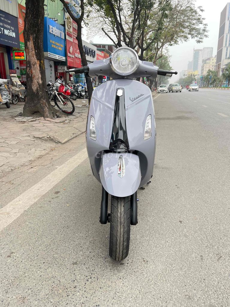 Xe điện Vespa xám ánh tím đủ giấy tờ