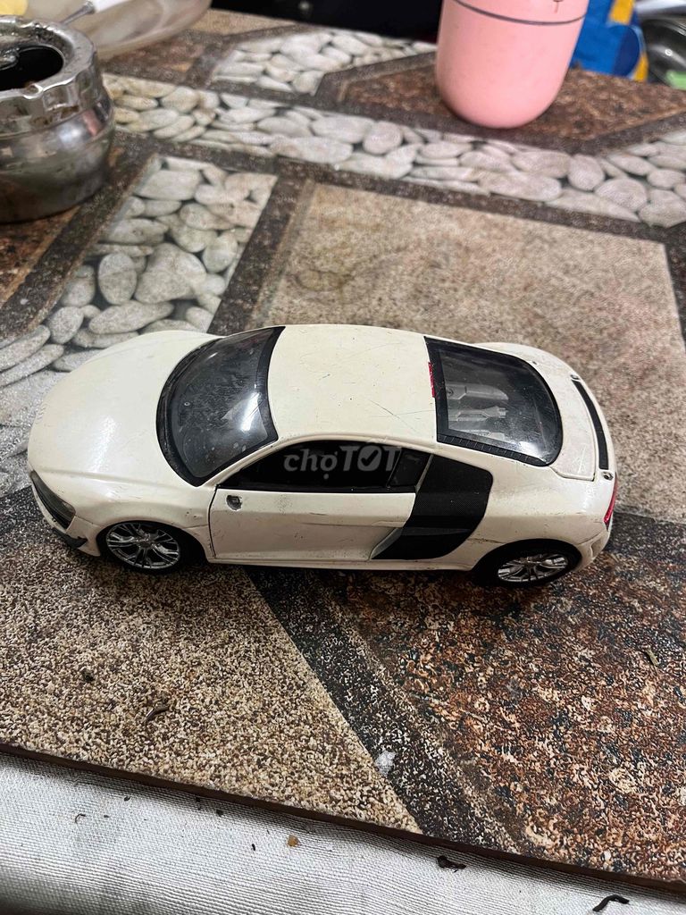 Mô hình Audi R8 GT Trắng