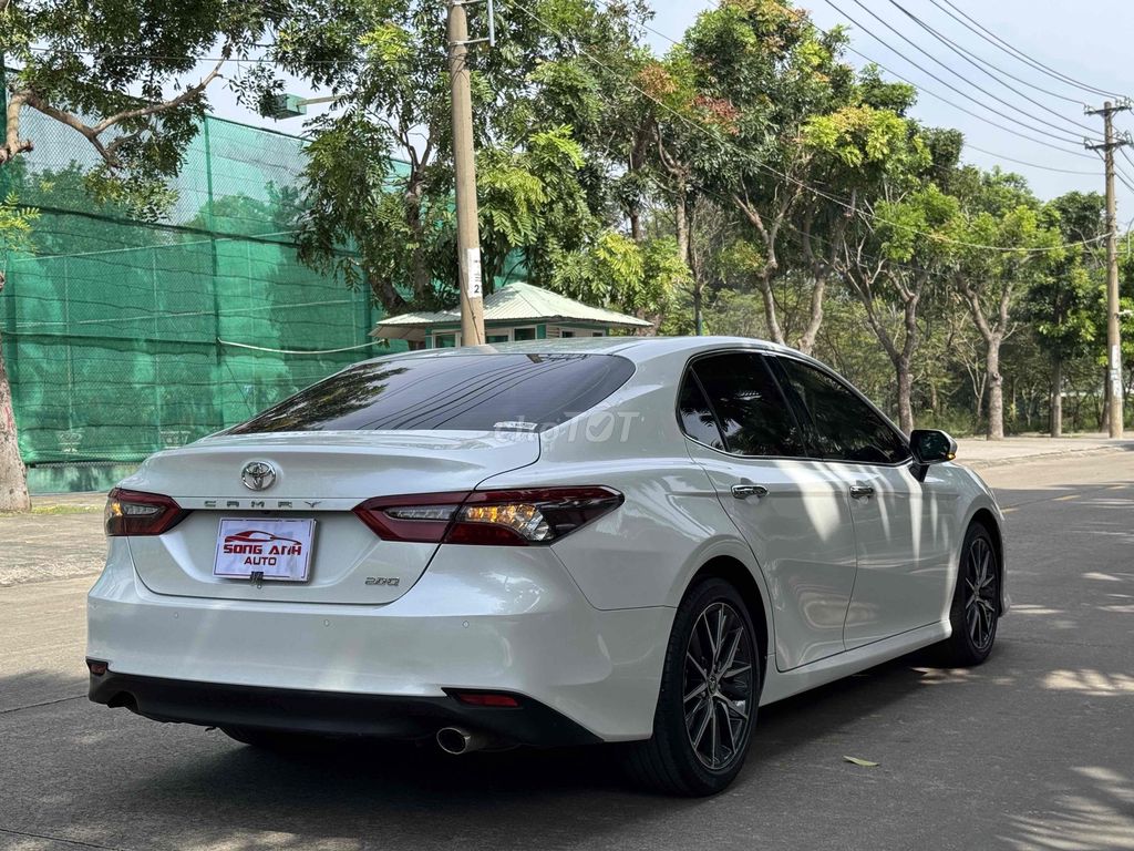 🚘Siêu phẩm Camry 2.0Q 2022 siêu đẹp cập bến🚘. Mua bán Ô tô tại Thành phố Dĩ An Bình Dương được đăng bởi Dương hình 8