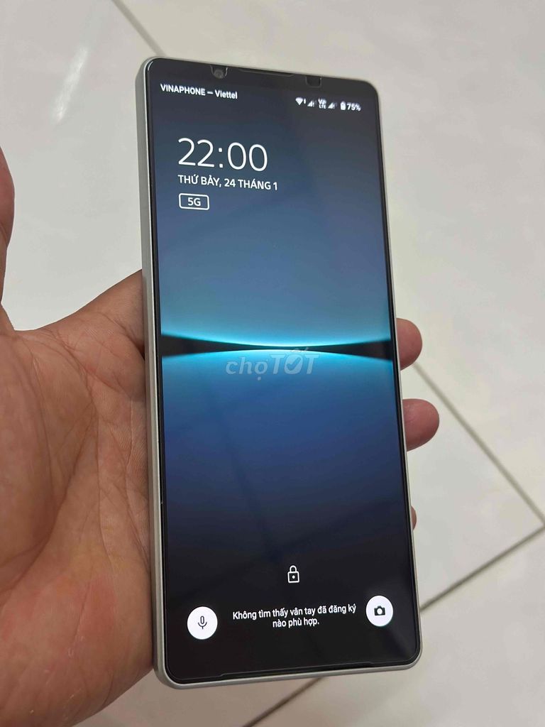 Sony Xperia Trắng AU 1m4. Mua bán Điện thoại tại Thị xã Tân Uyên Bình Dương được đăng bởi Lưu Hải Long hình 1