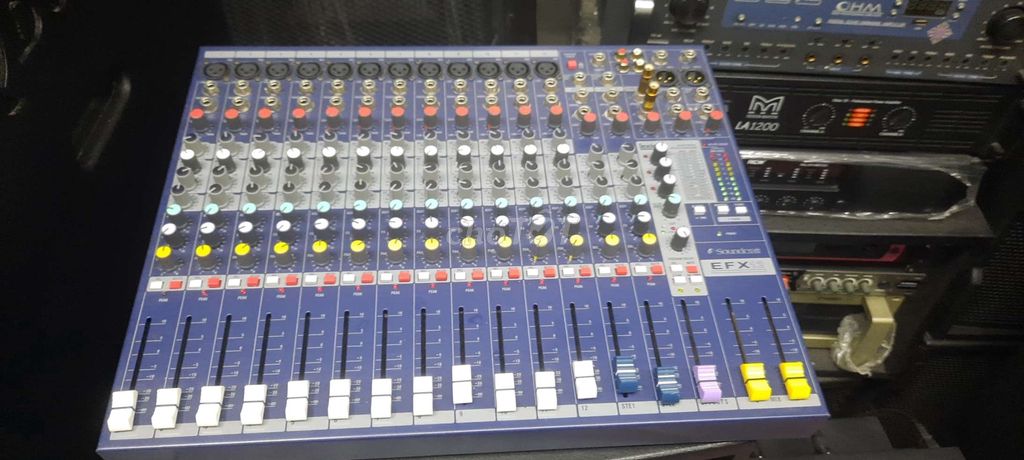 Cục đẩy 4 kênh rcw model 4800. Mua bán Tivi, Âm thanh tại Quận Tân Bình Tp Hồ Chí Minh được đăng bởi mili hình 4