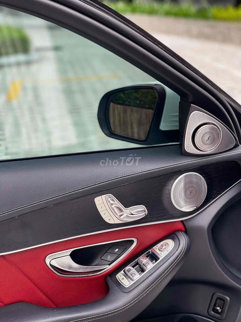 C300 AMG trắng/đỏ 2016. Mua bán Ô tô tại Quận Long Biên Hà Nội được đăng bởi Trang Gala hình 14