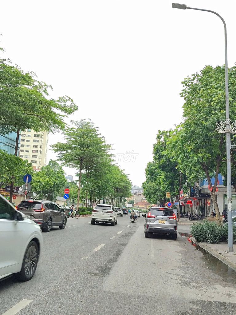 Дом 50 м², Чунг Кинь, Кау Жай, рядом с Ву Фам Хам