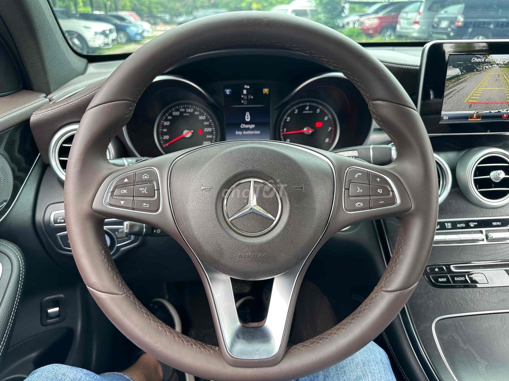 Mercedes Benz GLC 300 AMG  2016 Trắng Nâu 9 Vạn. Mua bán Ô tô tại Quận Cầu Giấy Hà Nội được đăng bởi Vũ Kiên hình 8