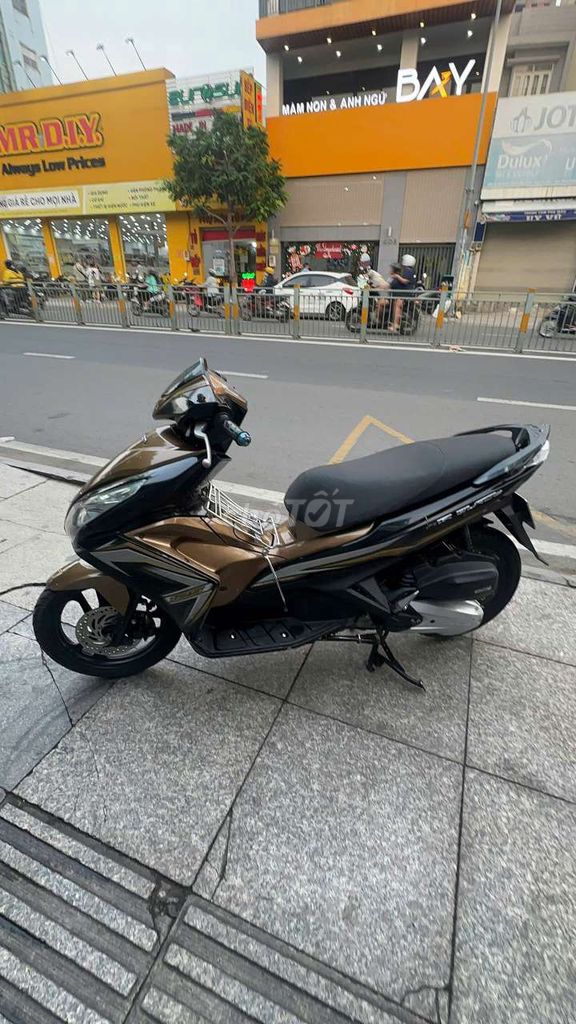 Honda air blade 2014 mới 90% biển số thành phố. Mua bán Xe máy tại Quận Tân Phú Tp Hồ Chí Minh được đăng bởi Tuanduy hình 5