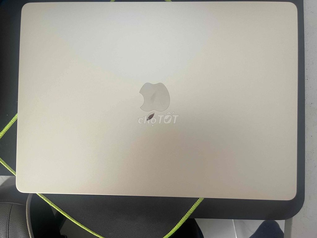 Macbook air m3 15inch 8/512 bh 8 tháng còn box