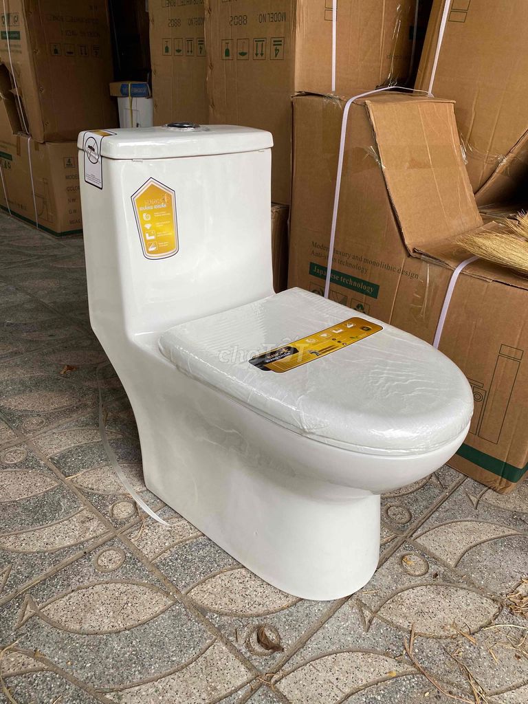 Bồn cầu Sứ Trắng Thiết kế Hiện đại. Mua bán Thiết bị vệ sinh, nhà tắm tại Quận Cẩm Lệ Đà Nẵng được đăng bởi mạnh ht hình 1