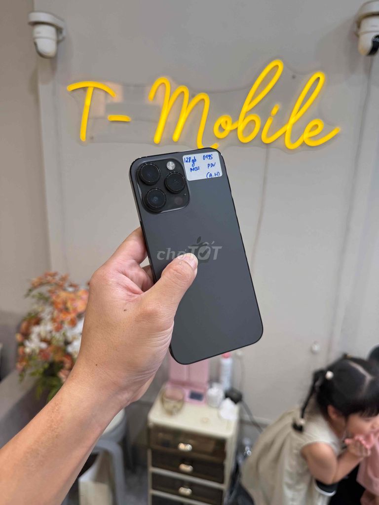 14 Promax 128Gb Quốc Tế zin full vỏ xước phảy. Mua bán Điện thoại tại Quận Thanh Xuân Hà Nội được đăng bởi Ngô Tráng T Mobile hình 1