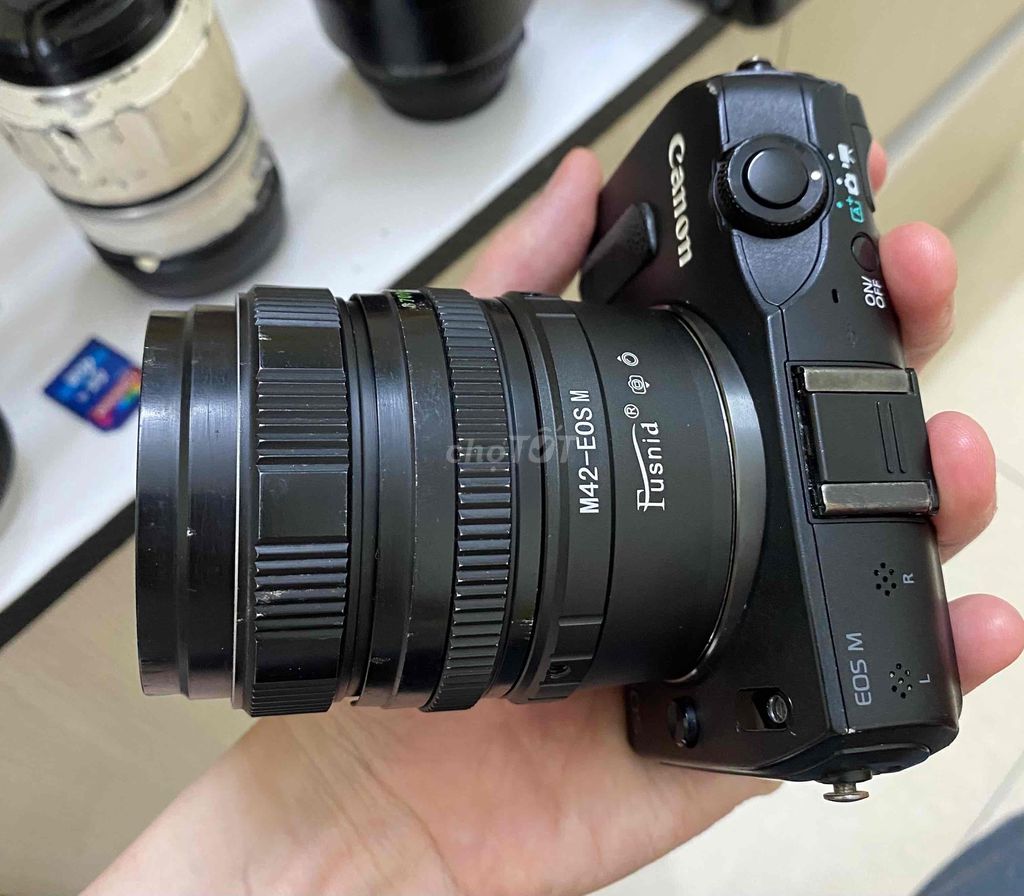 Canon EOS M kèm lens helios 44m4 bokeh xoáy