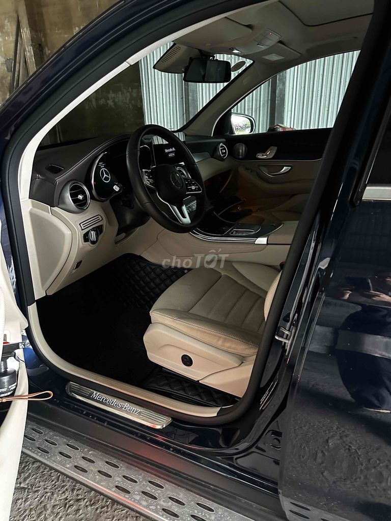 Mercedes-Benz GLC 300 4MATIC 2020 Синий 19.999км