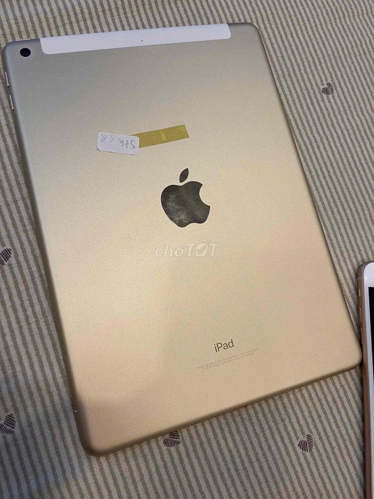 Apple iPad Vàng Màn hình sắc nét 32gb đẹp zin lung. Mua bán Máy tính bảng tại Thành phố Vinh Nghệ An được đăng bởi Nhật Anh Trần hình 1