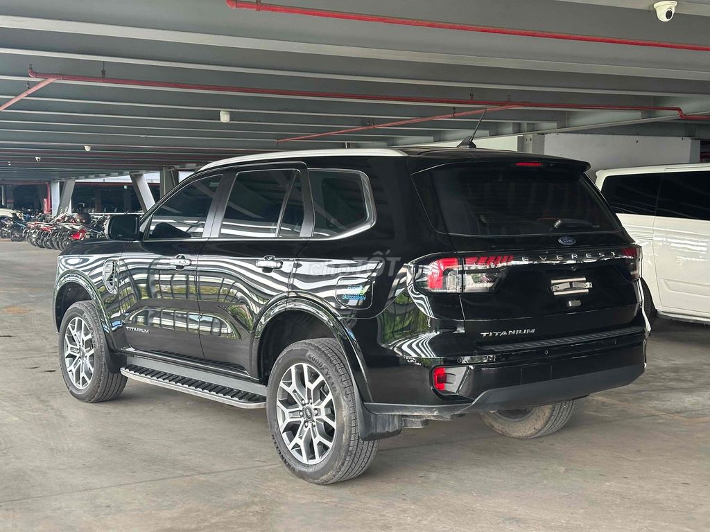 Ford Everest 2022 Titanium 2.0L AT 4x2 - 28000 km. Mua bán Ô tô tại Quận Tân Phú Tp Hồ Chí Minh được đăng bởi FORD BẾN THÀNH ĐẠI LÝ CHÍNH HÃNG  hình 4
