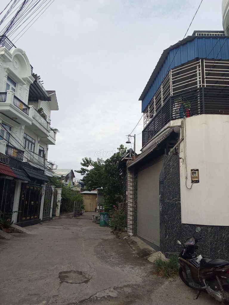 Nhà mặt tiền hẻm lớn Đường Tô Ngọc Vân, Thạnh Xuân, Q12. 5x10m.