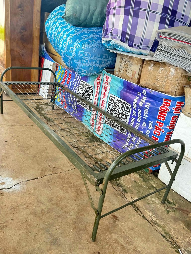 giường sắt us thanh lý. Mua bán Giường, chăn ga gối nệm tại Thành phố Buôn Ma Thuột Đắk Lắk được đăng bởi NGUYỄN LỮ PHONG hình 1