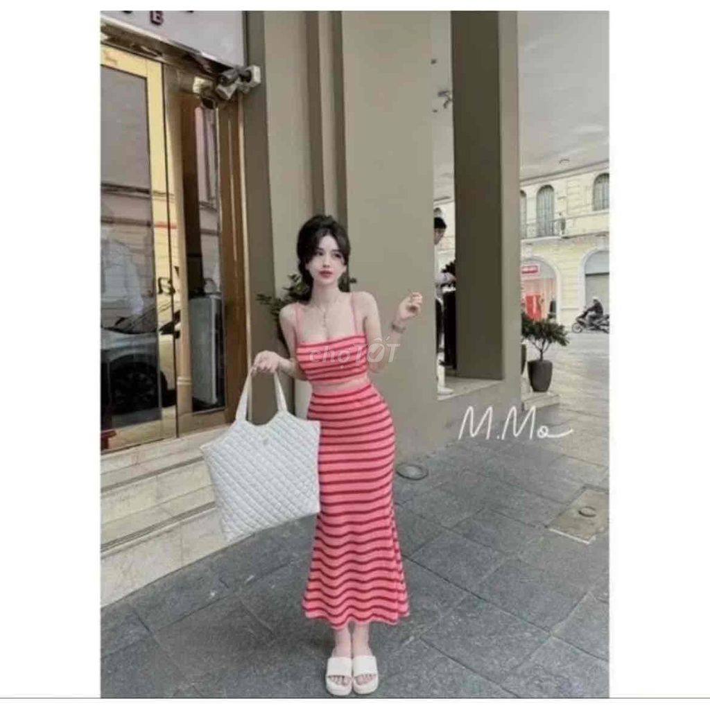 Đầm ôm nữ kẻ sọc đuôi cá hồng size S. Mua bán Quần áo tại Huyện Sơn Hà Quảng Ngãi được đăng bởi Nhi Thai hình 1