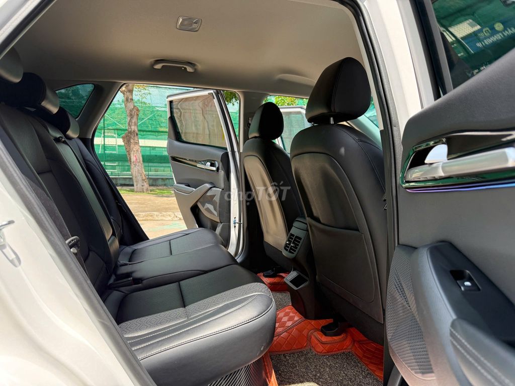 Kia Seltos 1.5 Premium 2024 Form mới-6000km. Mua bán Ô tô tại Thành phố Dĩ An Bình Dương được đăng bởi Siêu Thị Ô Tô Bình Dương  hình 9