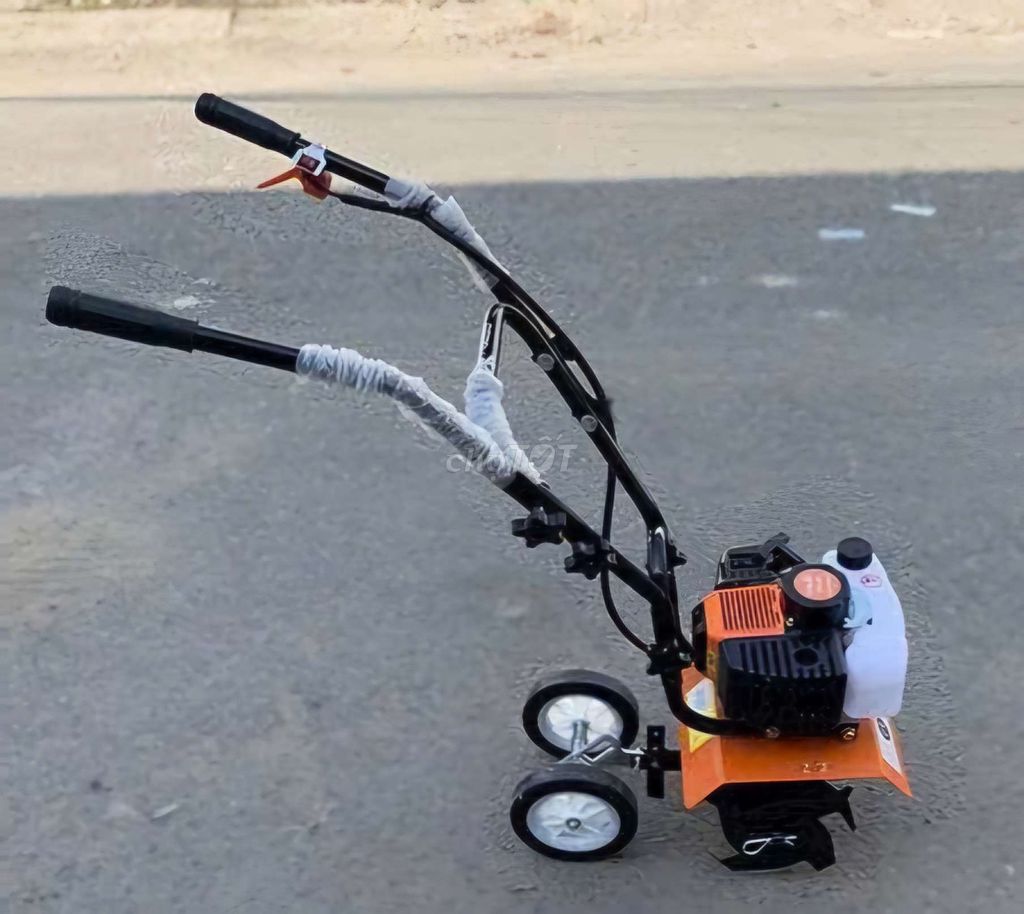 Máy xới đất mini Kubota 520. Mua bán Đồ chuyên dụng, Giống nuôi trồng tại Quận Cái Răng Cần Thơ được đăng bởi Duy Nguyễn Cái Răng hình 1