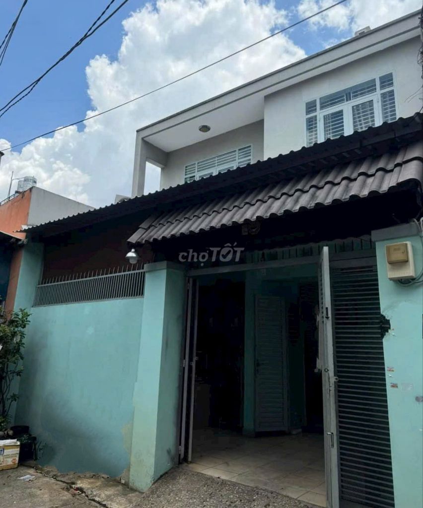 Bán gấp nhà 1 đời chủ,70m2, hẻm xe hơi ngay CV Làng Hoa,GV:chỉ 4.95 tỷ