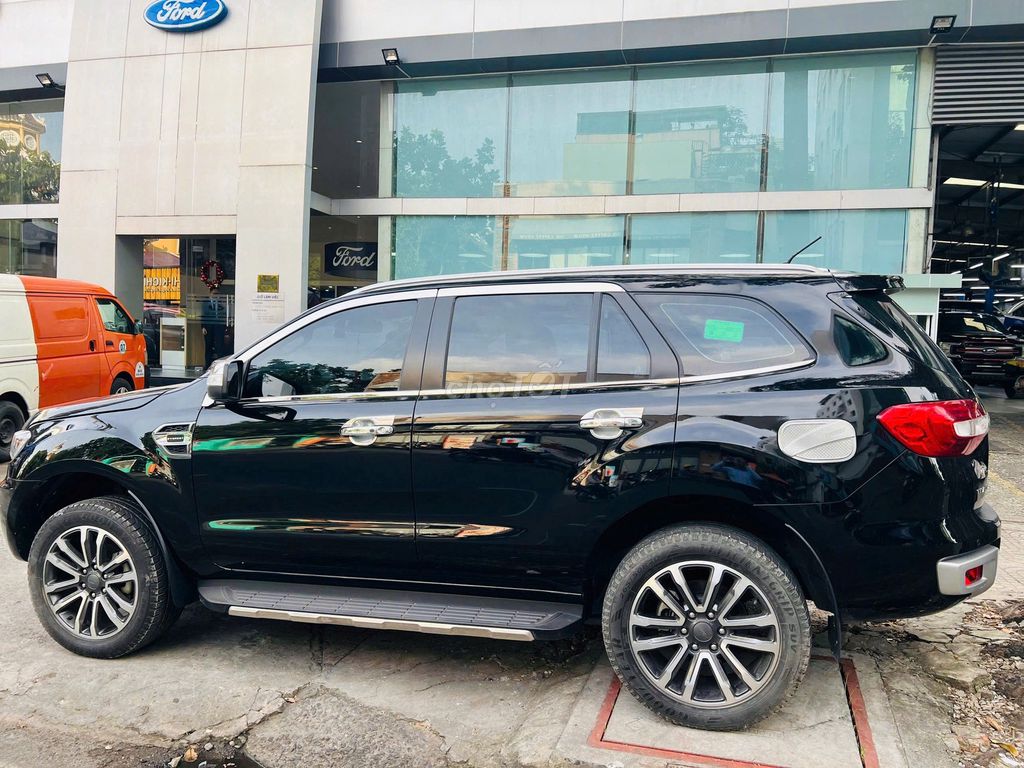 Ford Everest 2019 Titanium 2.0L 4x2 AT - 37000 km. Mua bán Ô tô tại Quận Tân Phú Tp Hồ Chí Minh được đăng bởi Trần Hoàng Long hình 3