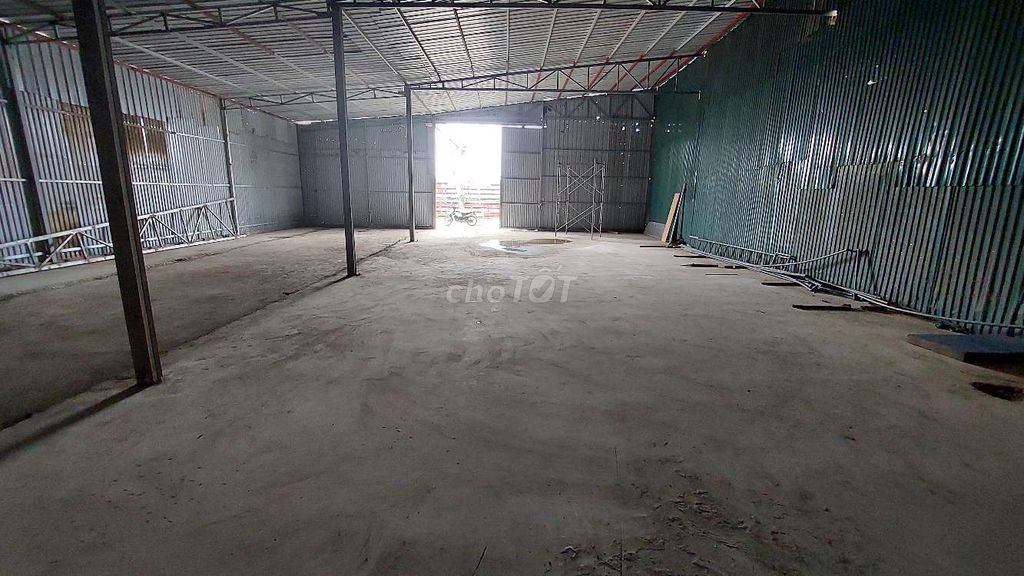 Kho 500m2 và bãi 300m2, đường 477, 15 triệu/th có TL