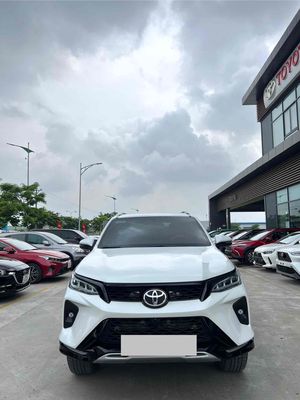 Toyota Fortuner 2021 2.4 AT 4x4 3.2 Vạn