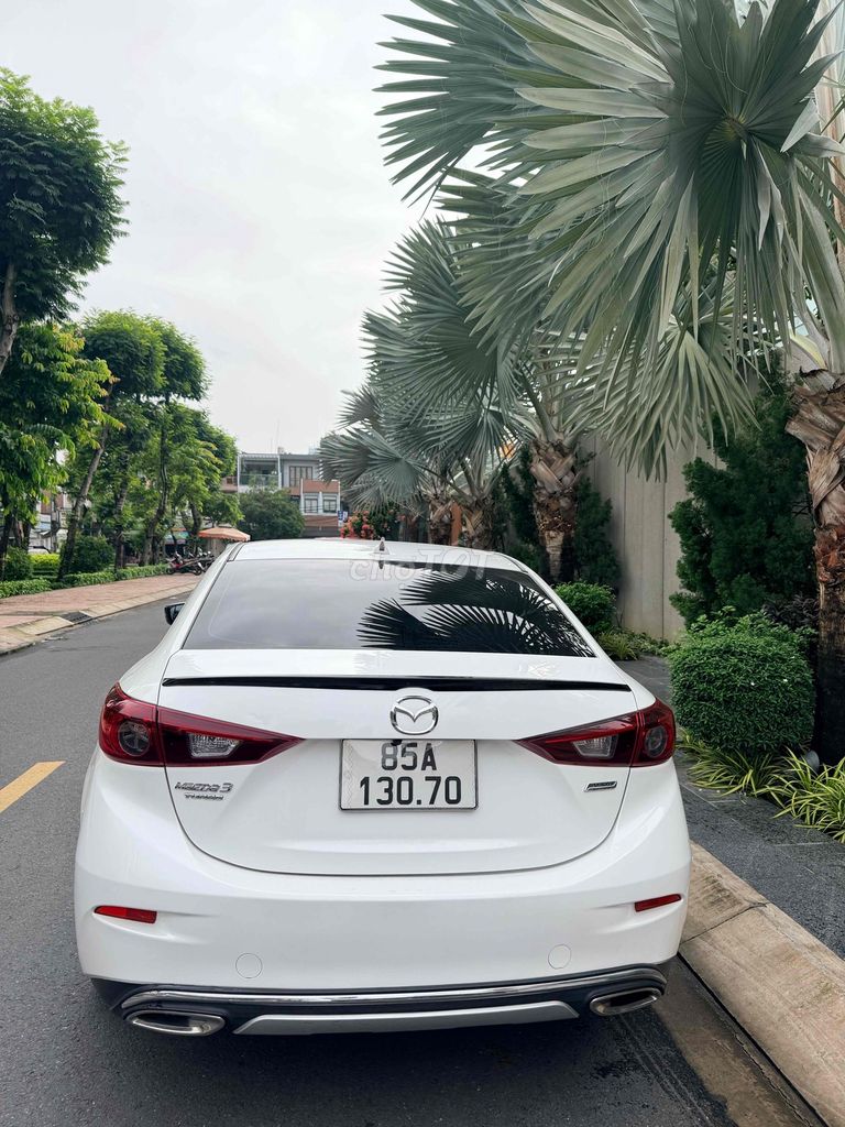 Mazda Mazda 3 белый 5 мест бензин