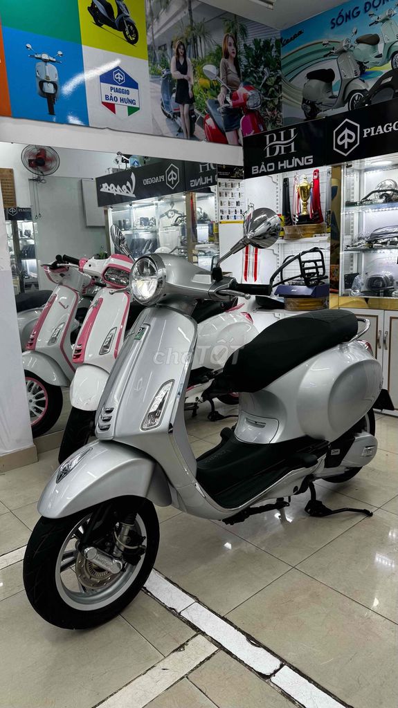 Vespa Iget , abs , đèn led 2 tấng , mở cốp điện ... Mua bán Xe máy tại Quận Phú Nhuận Tp Hồ Chí Minh được đăng bởi VESPA  PIAGGIO BẢO HƯNG Vespa cũ trả góp  hình 7