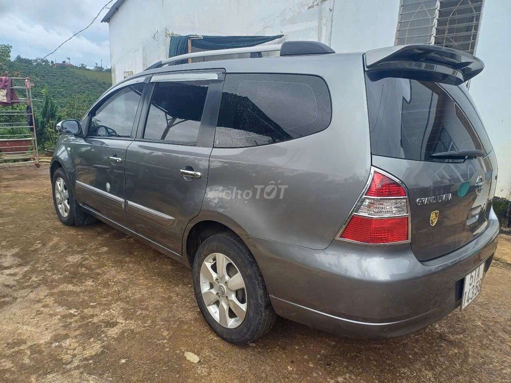 Xe 7 chỗ 2011 - 150000 km. Mua bán Ô tô tại Thành phố Dĩ An Bình Dương được đăng bởi QUỐC HUY hình 10