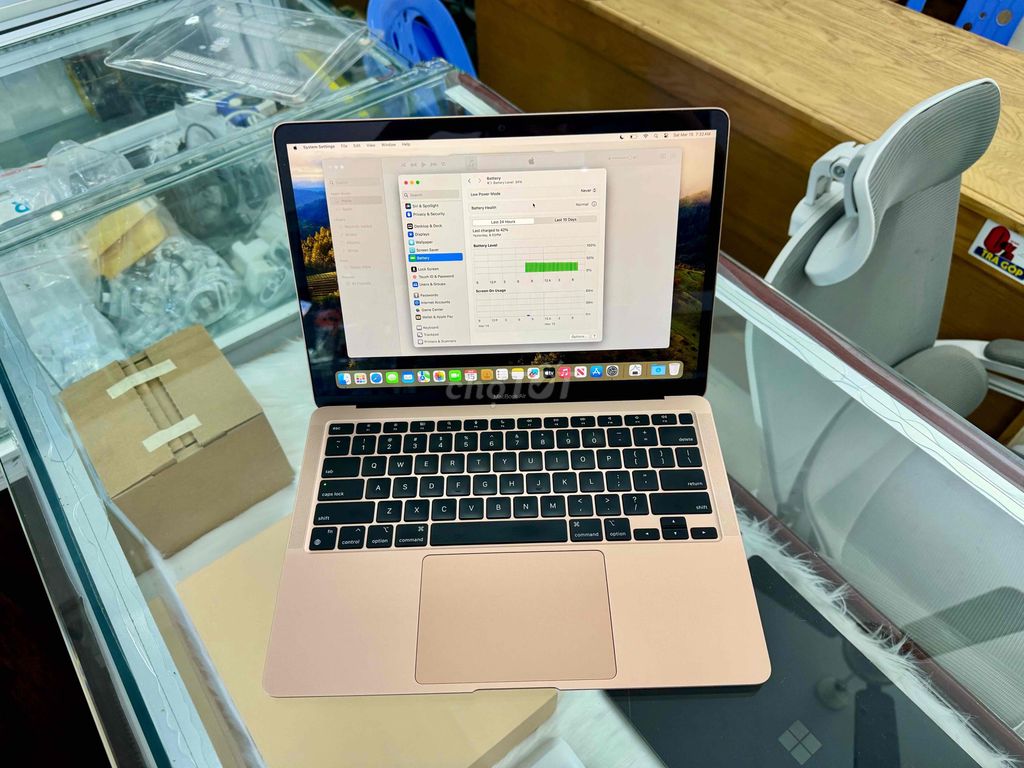 Macbook air M1 8/256gb Pin 94% gold