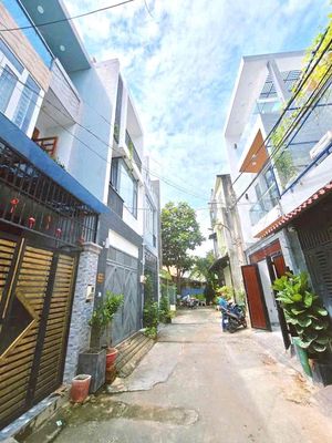 Nhà phố 52 m² · 4 PN · Đường Võ Văn Hát