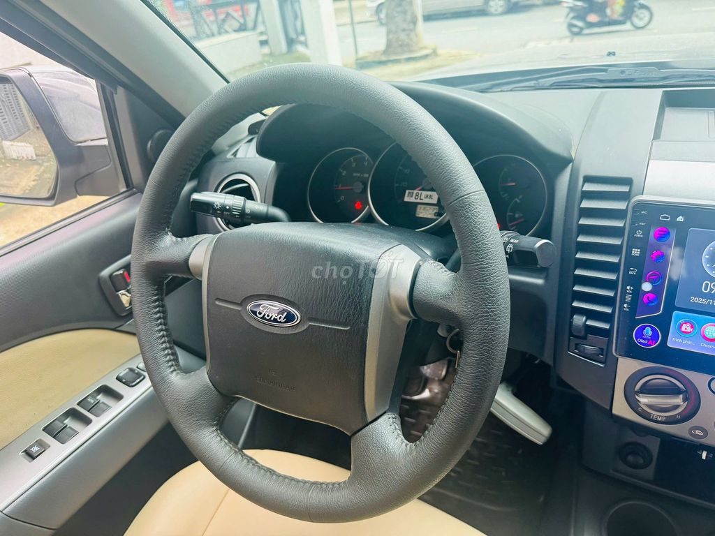 FORD EVEREST 2014 SỐ SÀN_1 CHỦ ĐI RẤT KỸ. Mua bán Ô tô tại Quận Tân Phú Tp Hồ Chí Minh được đăng bởi Trần Thành hình 12