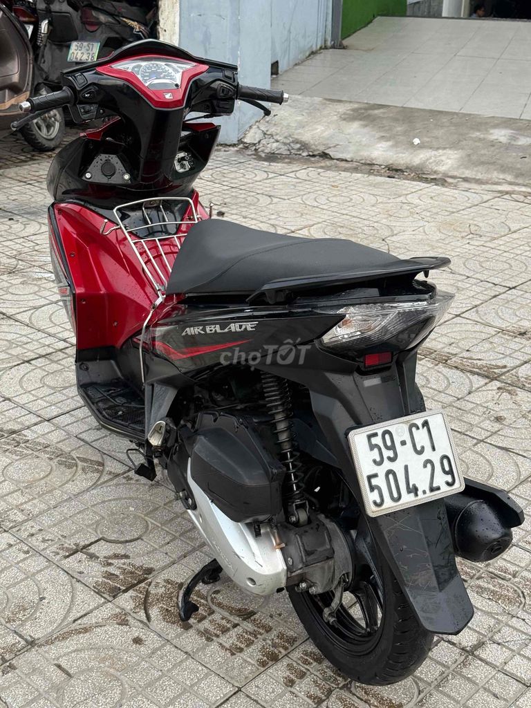 Honda Air Blade 2023 Красно-черный