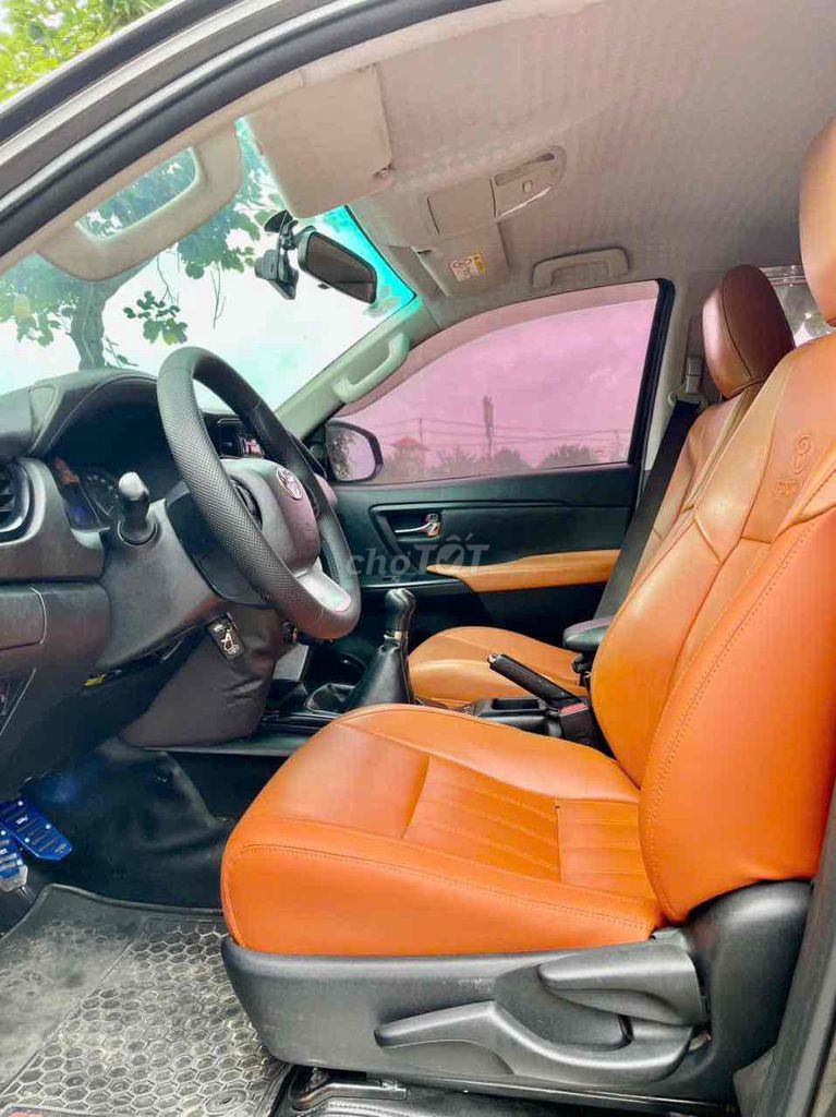 Toyota Fortuner Đen Số sàn 7 chỗ. Mua bán Ô tô tại Quận Ngũ Hành Sơn Đà Nẵng được đăng bởi Đặng Minh Tuấn hình 5