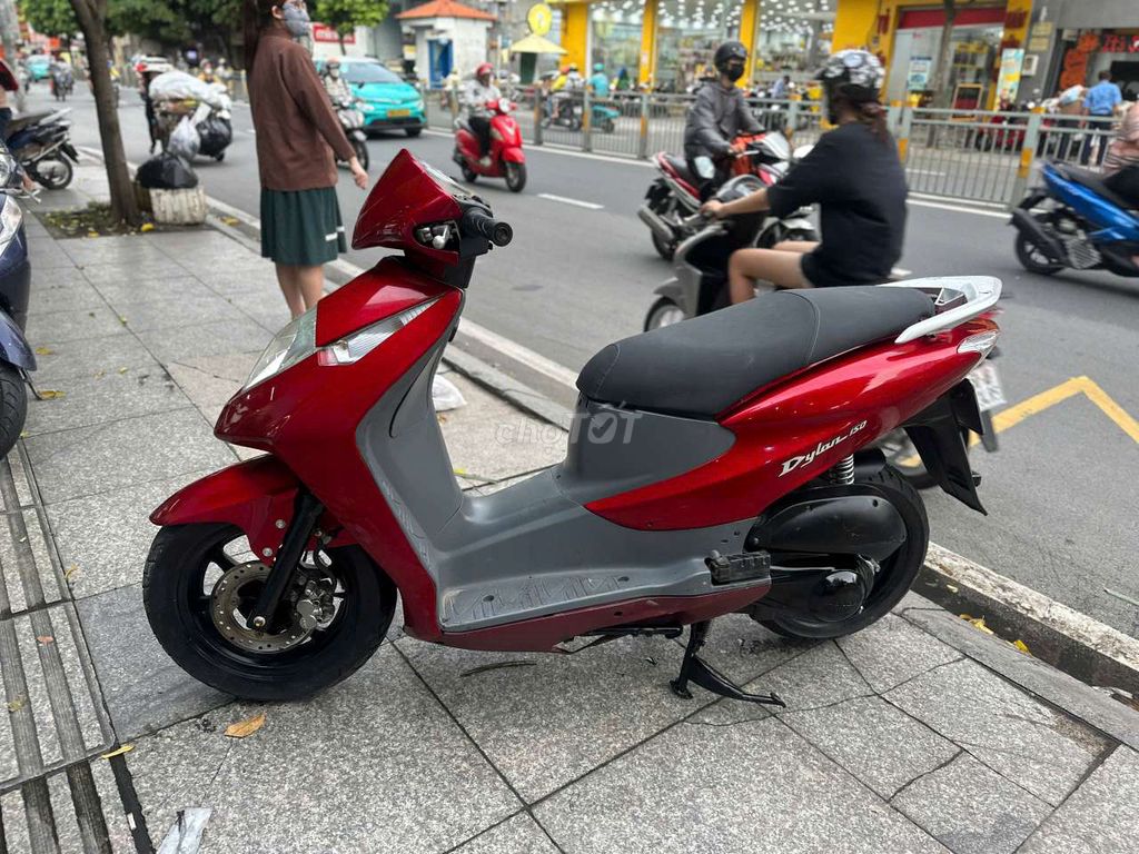 Honda Dylan 150 2005 mới 90% biển số thành phố. Mua bán Xe máy tại Quận Tân Phú Tp Hồ Chí Minh được đăng bởi Tuanduy hình 2
