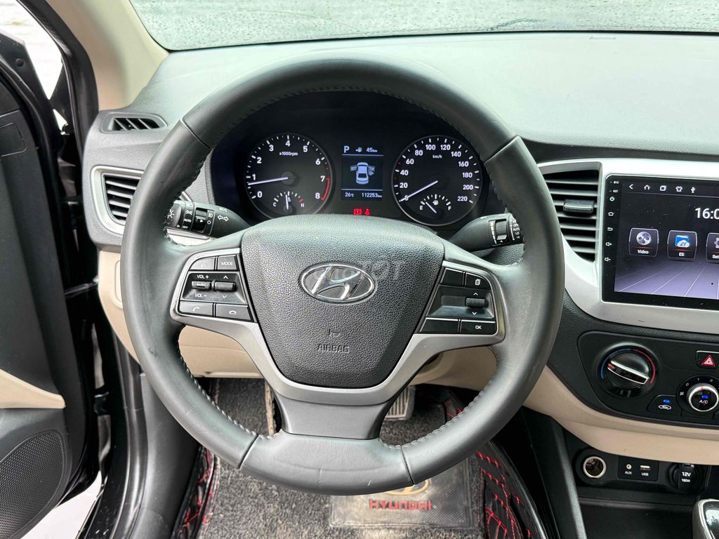 Hyundai Accent 1.4 AT 2020, черный, полный вариант