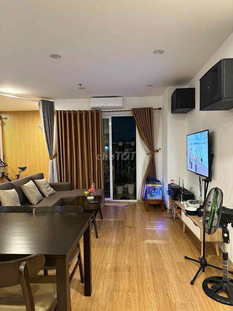 cần bán chung cư b1a hoà khánh căn góc siêu thoáng