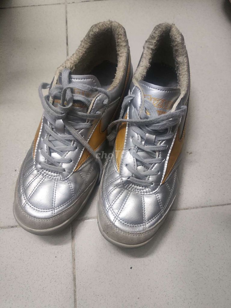 Giày đá bóng Mizuno Sala Beta Pro V1 Nam Bạc Vàng. Mua bán Đồ thể thao, Dã ngoại tại Quận Tân Bình Tp Hồ Chí Minh được đăng bởi Le Tan Dat hình 1