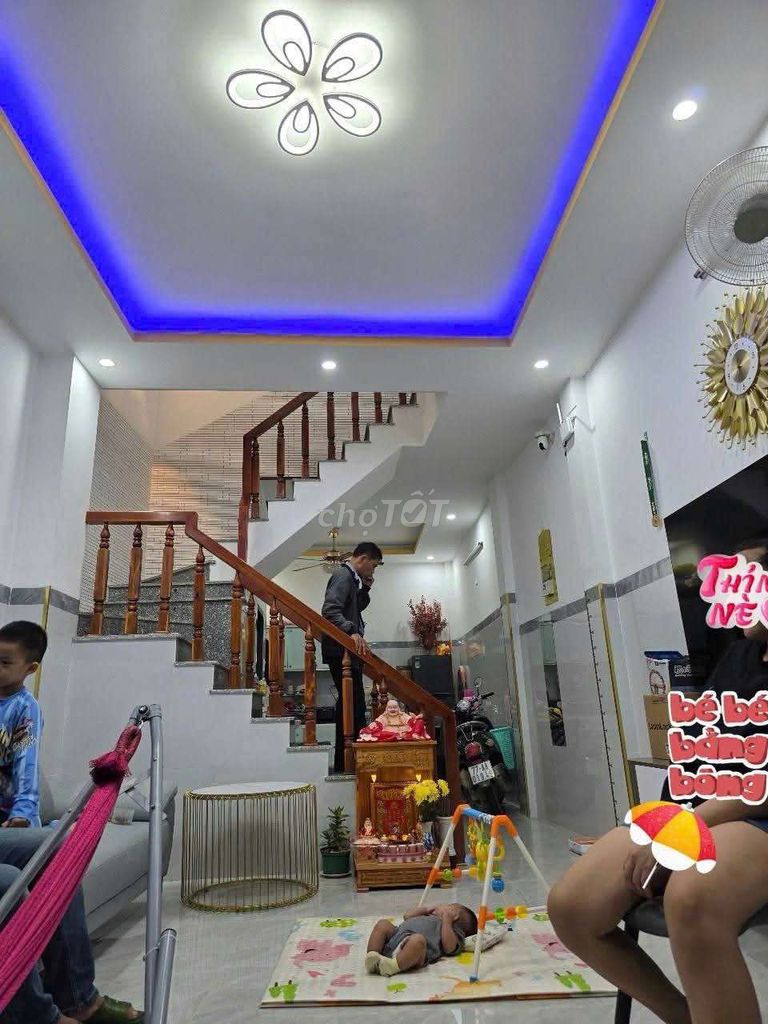 Nhà hẻm cạn lê hồng phong - trung tâm quy nhơn Nhà hẻm cạn lê hồng phong - trung tâm quy nhơn