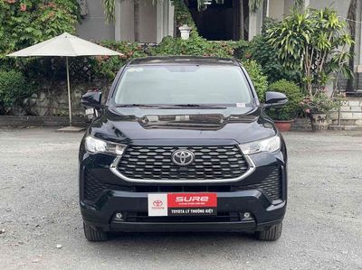 Toyota Innova Cross 2.0V 2025 Xanh Đen