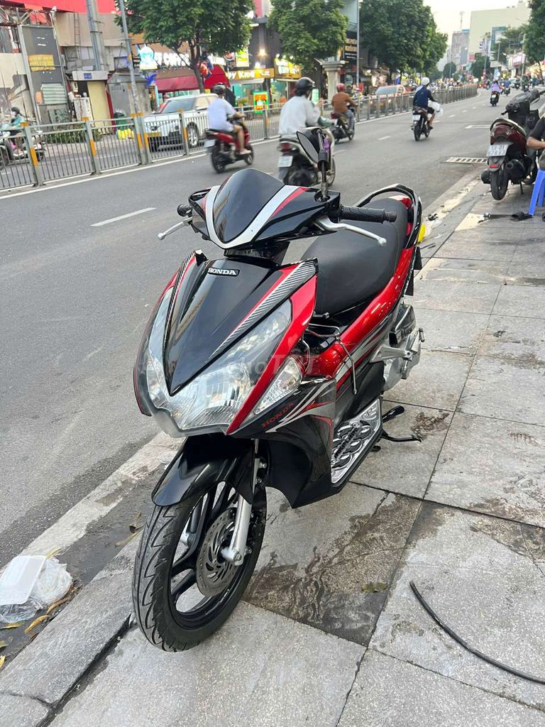 Honda air blade 2012 mới 90% biển số thành phố. Mua bán Xe máy tại Quận Tân Phú Tp Hồ Chí Minh được đăng bởi Tuanduy hình 6