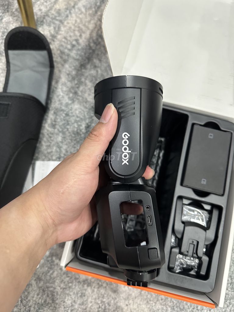 Đèn flash Godox V100s Sony Đen Mới. Mua bán Máy ảnh, Máy quay tại Thành phố Thủ Dầu Một Bình Dương được đăng bởi Hoàng Văn Thông hình 1