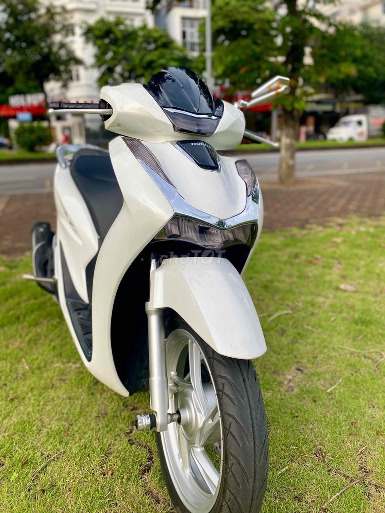 Honda SH 2021 trắng CBS 125i CC đi 2v zin ngon. Mua bán Xe máy tại Quận Long Biên Hà Nội được đăng bởi Đức hình 4