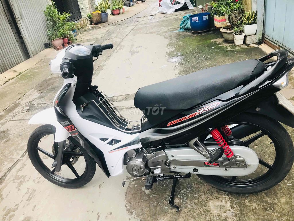 Nhà có bán xe Siurus 50cc cho học sinh