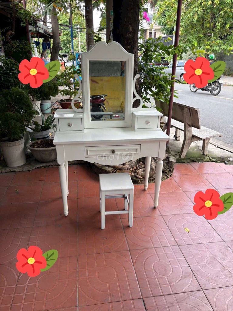 Bàn trang điểm Gỗ Trắng . Mua bán Bàn ghế tại Quận Phú Nhuận Tp Hồ Chí Minh được đăng bởi Diep Giang hình 1