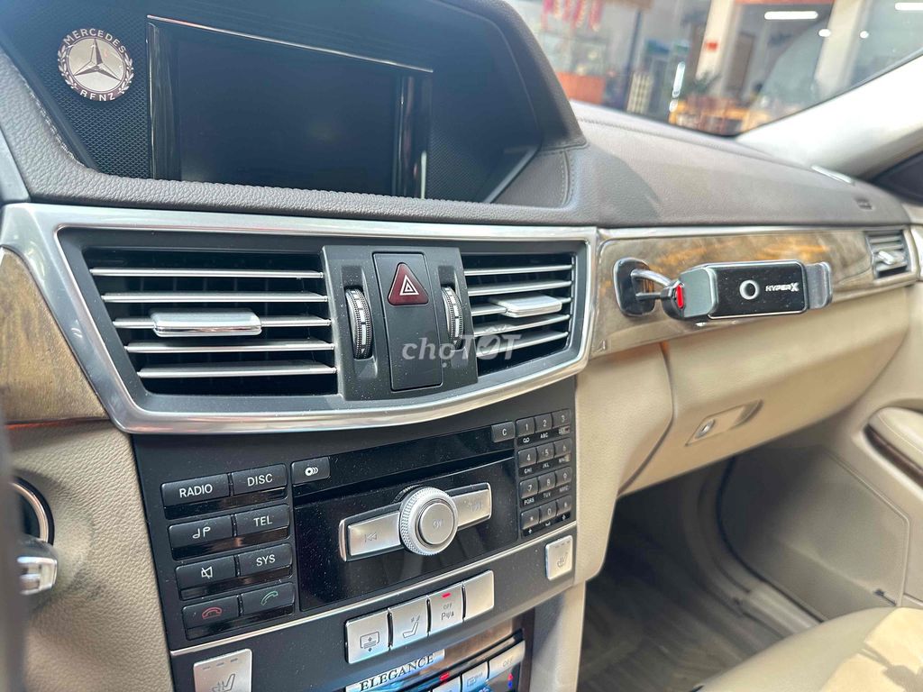 Mercedes Benz E300 2010 Elegance 1 chủ từ đầu. Mua bán Ô tô tại Quận 10 Tp Hồ Chí Minh được đăng bởi Lâm Bình hình 3