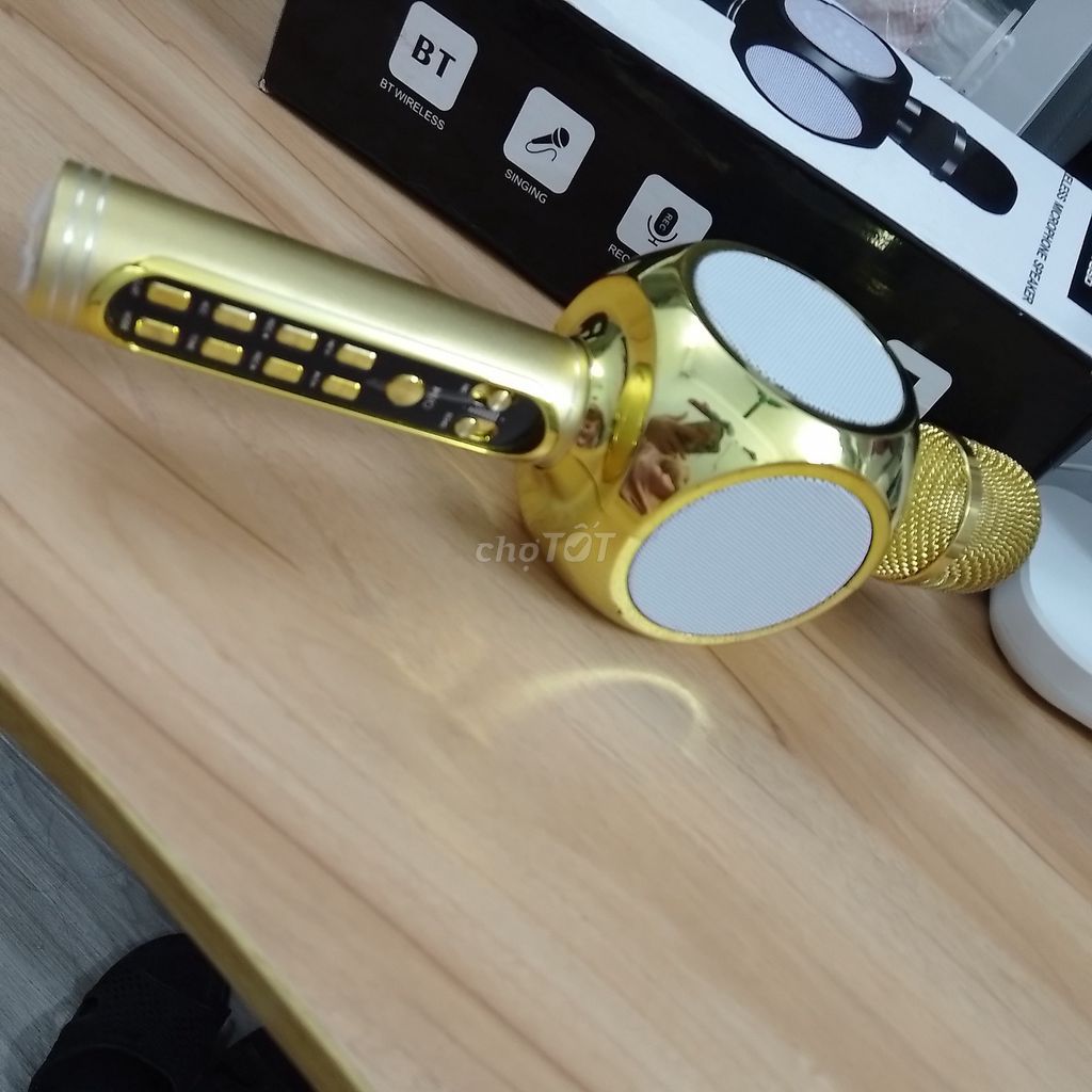 Micro karaoke Bluetooth Vàng. Mua bán Tivi, Âm thanh tại Quận Hai Bà Trưng Hà Nội được đăng bởi Nụ Đinh hình 1