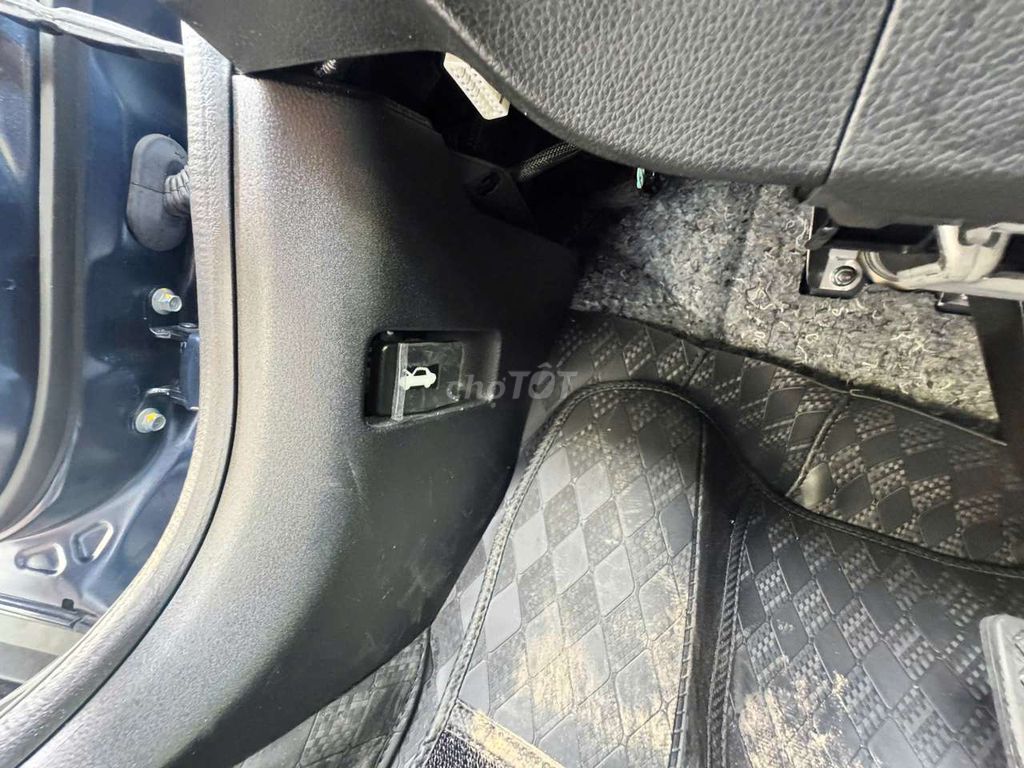 2025 L - 2000 km. Mua bán Ô tô tại Quận Cầu Giấy Hà Nội được đăng bởi oto lướt hà nội  hình 3